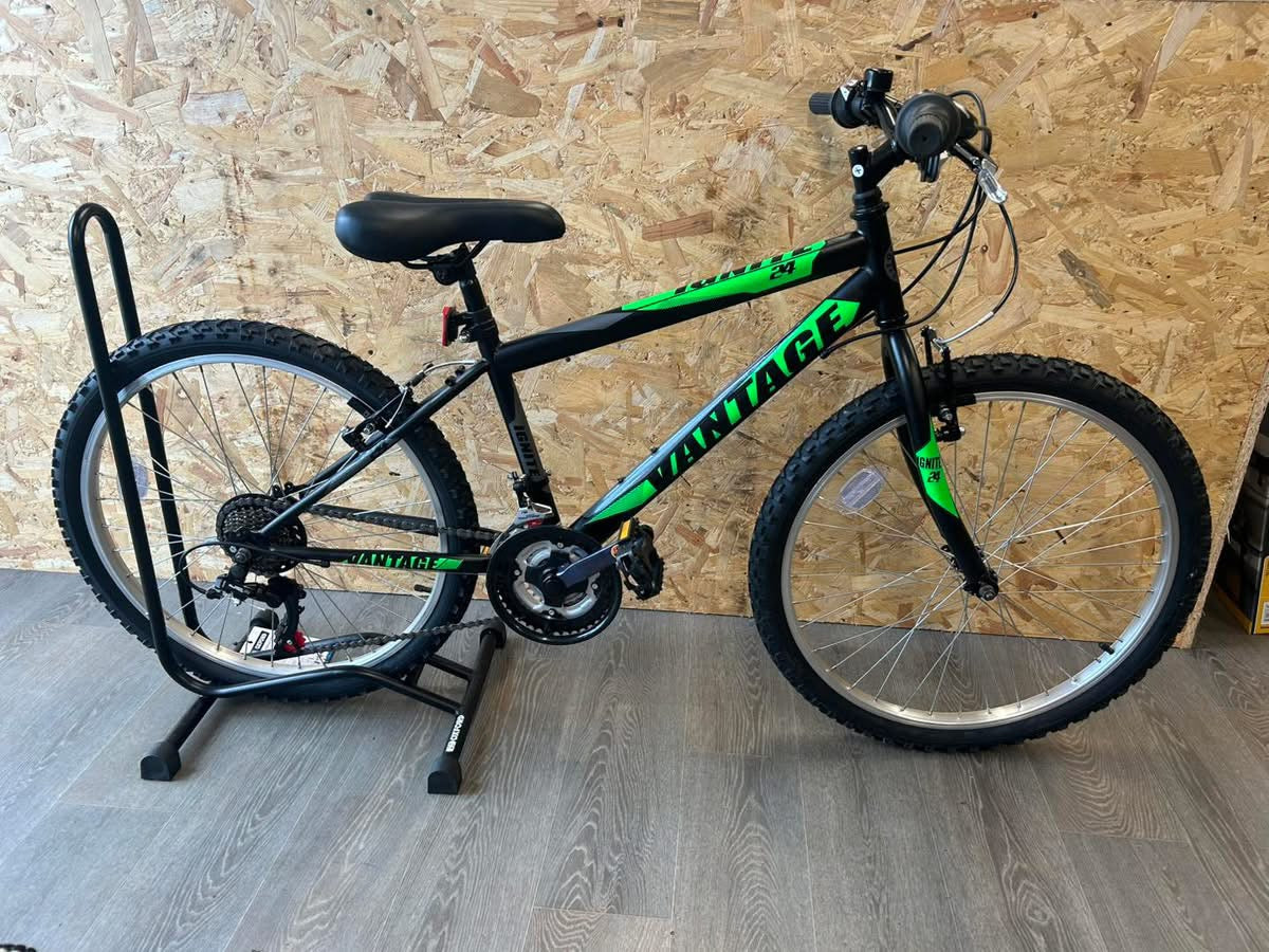 24" Ignite Vantage Black/Green