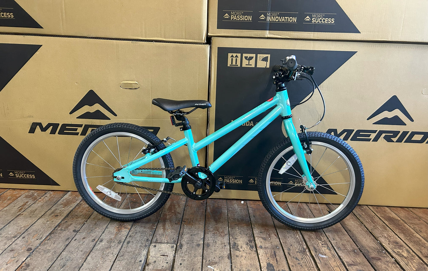 18" Elite Aqua