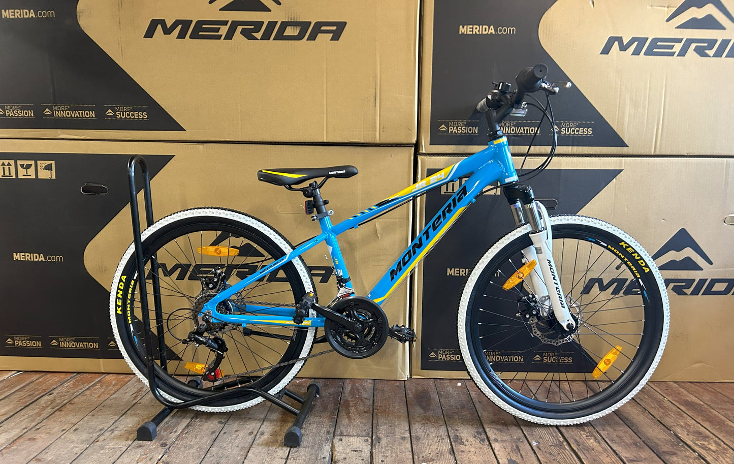 24" Montana Jr Alloy blue/yellow