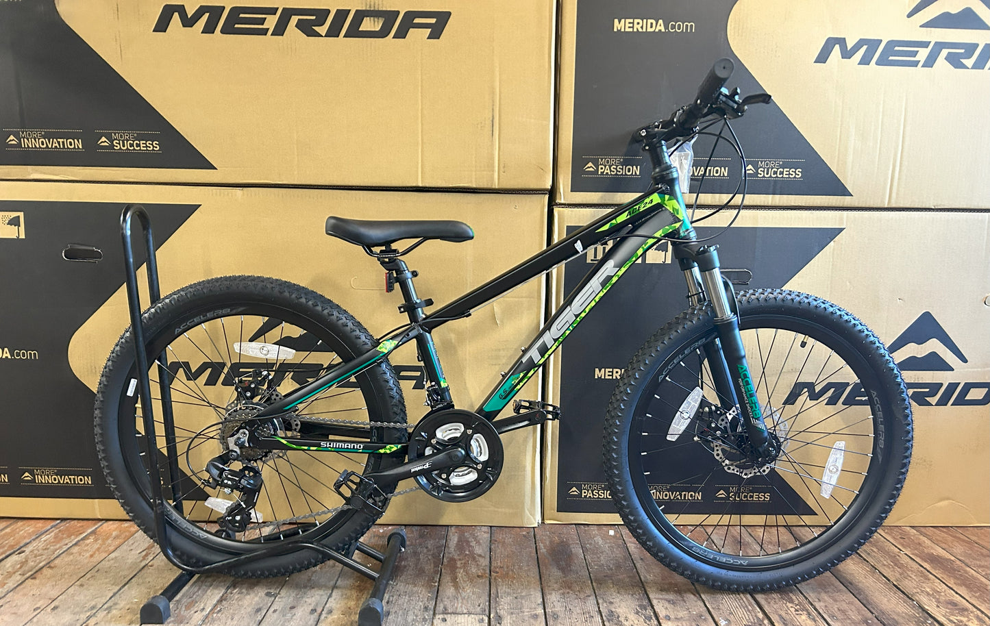 24" Tiger Ace Green/Black