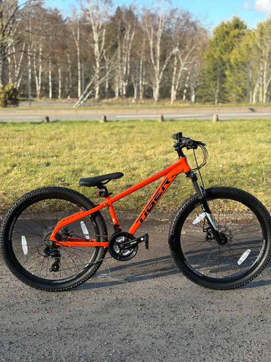 Tiger Ace 26” Orange JR adults