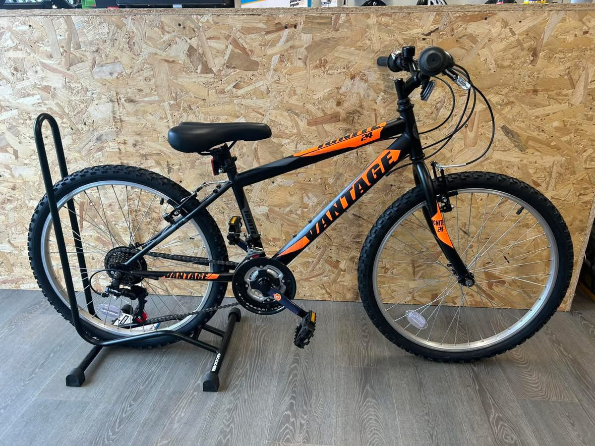 24" Ignite Vantage Black/Orange